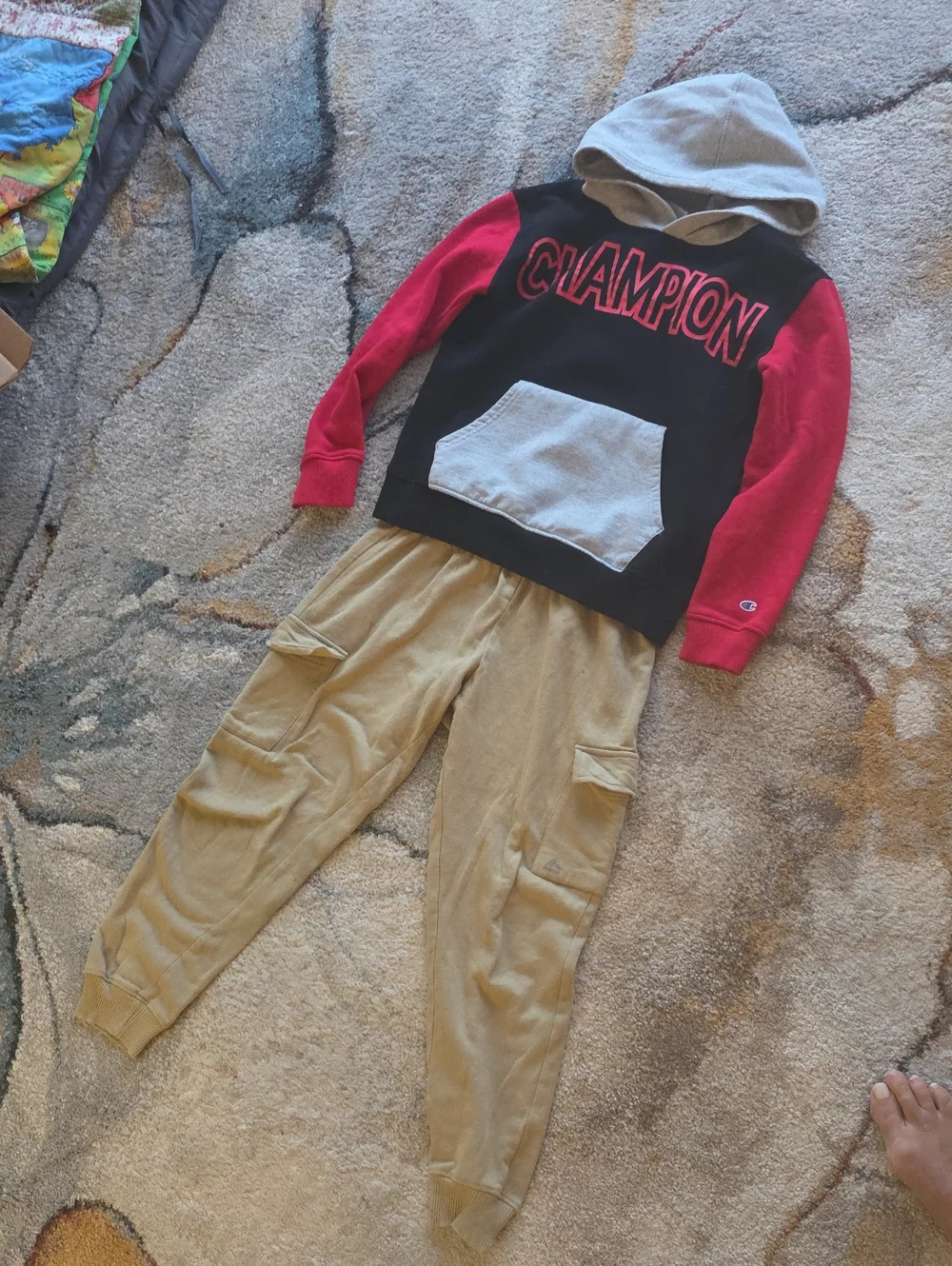 Sweatsuit Chamoion Kangaroo Hoodie Reebock Cargo Bottoms W tiniest Front Logo